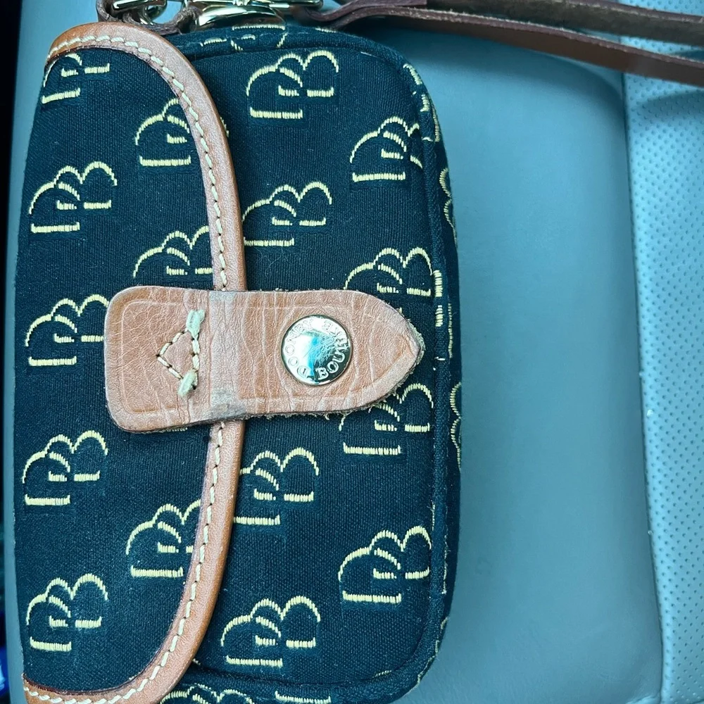 Dooney & Bourke Black and Tan Clutch with silver Accents - Picture 2 of 9